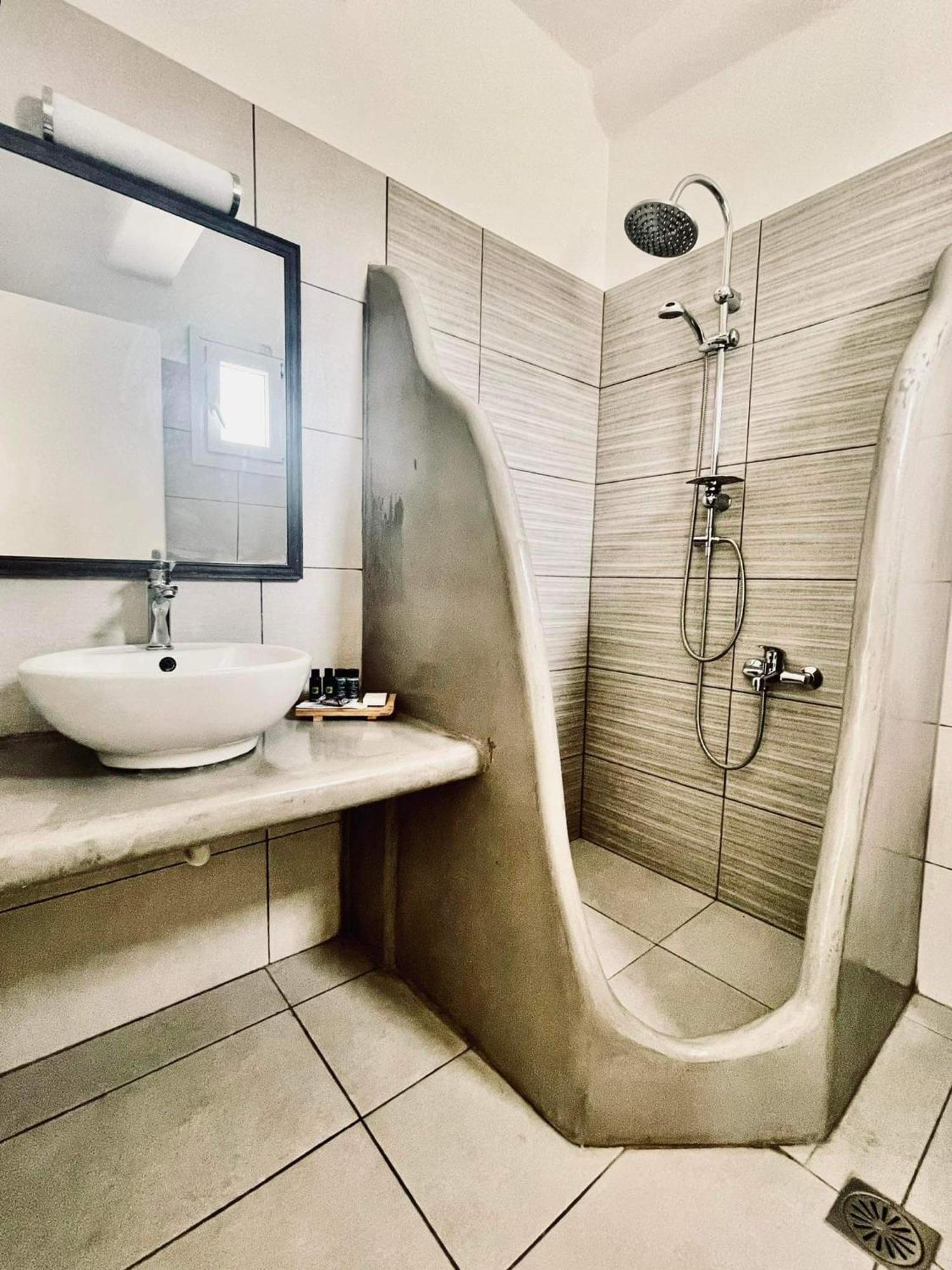 Athina Rooms - Lounge Apartments Парікія Номер фото