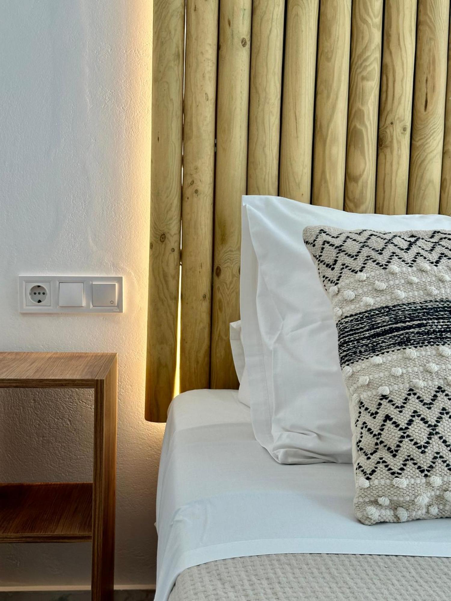 Athina Rooms - Lounge Apartments Парікія Екстер'єр фото