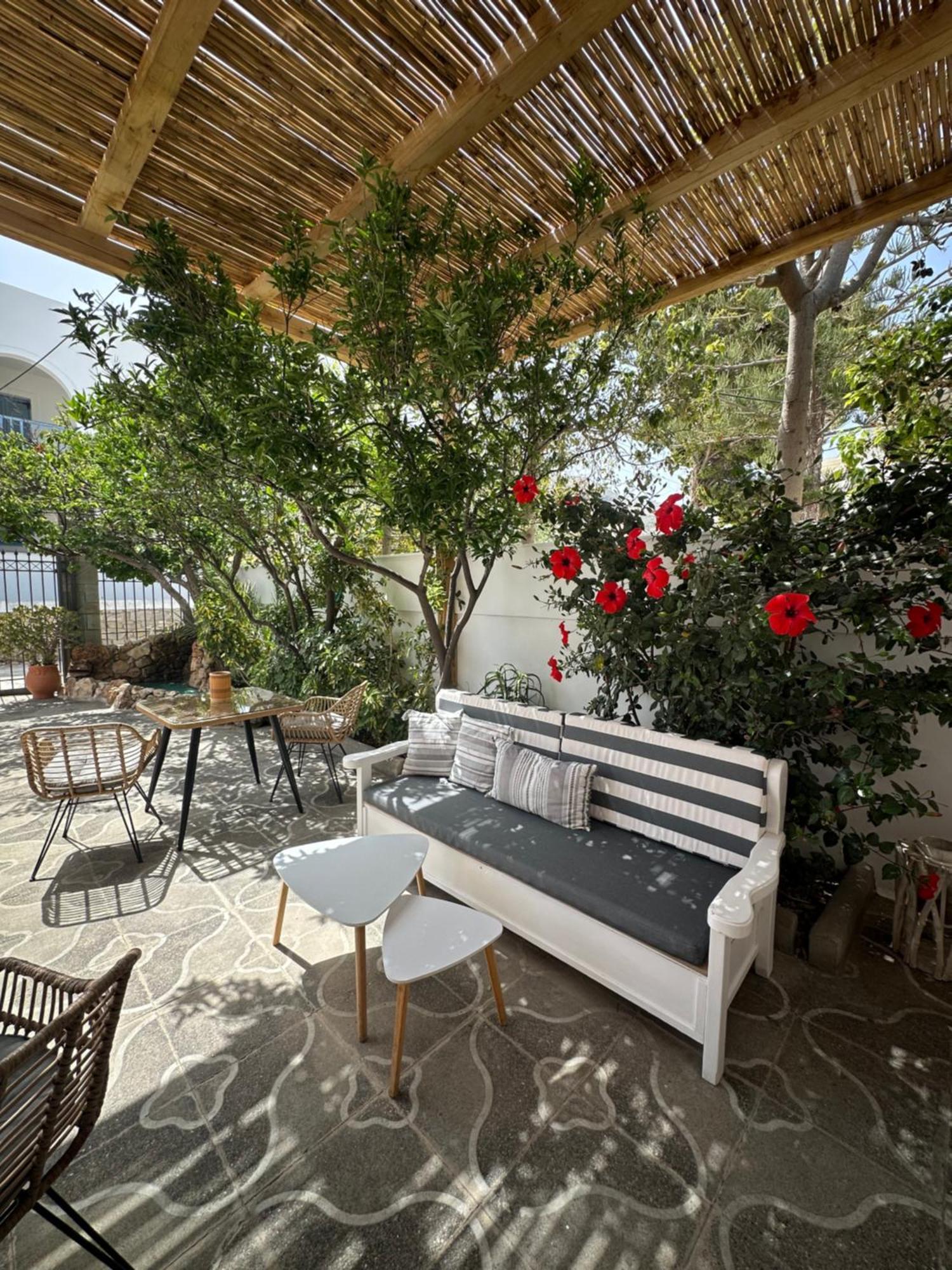 Athina Rooms - Lounge Apartments Парікія Екстер'єр фото