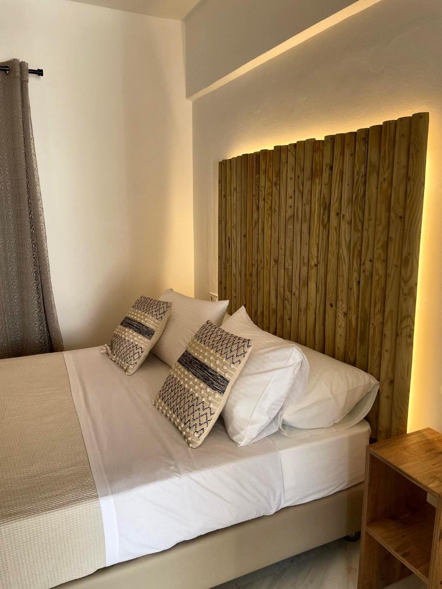 Athina Rooms - Lounge Apartments Парікія Екстер'єр фото