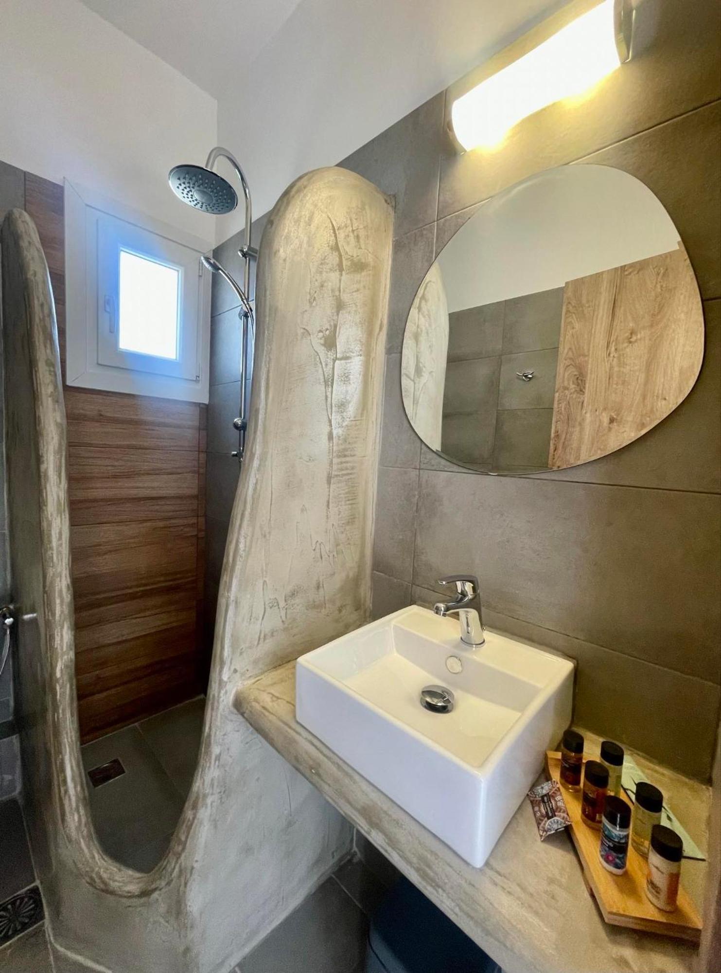 Athina Rooms - Lounge Apartments Парікія Екстер'єр фото