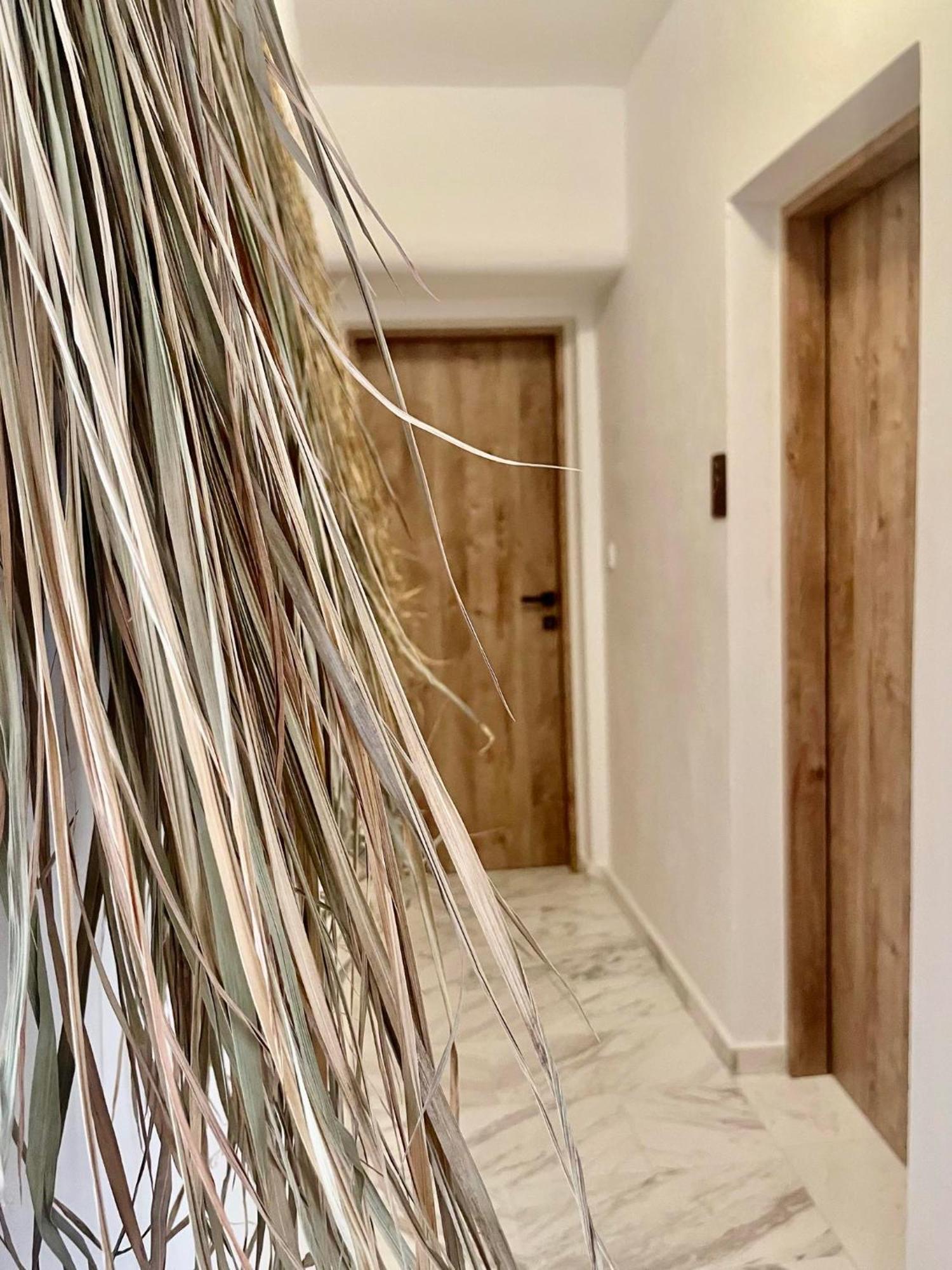 Athina Rooms - Lounge Apartments Парікія Екстер'єр фото