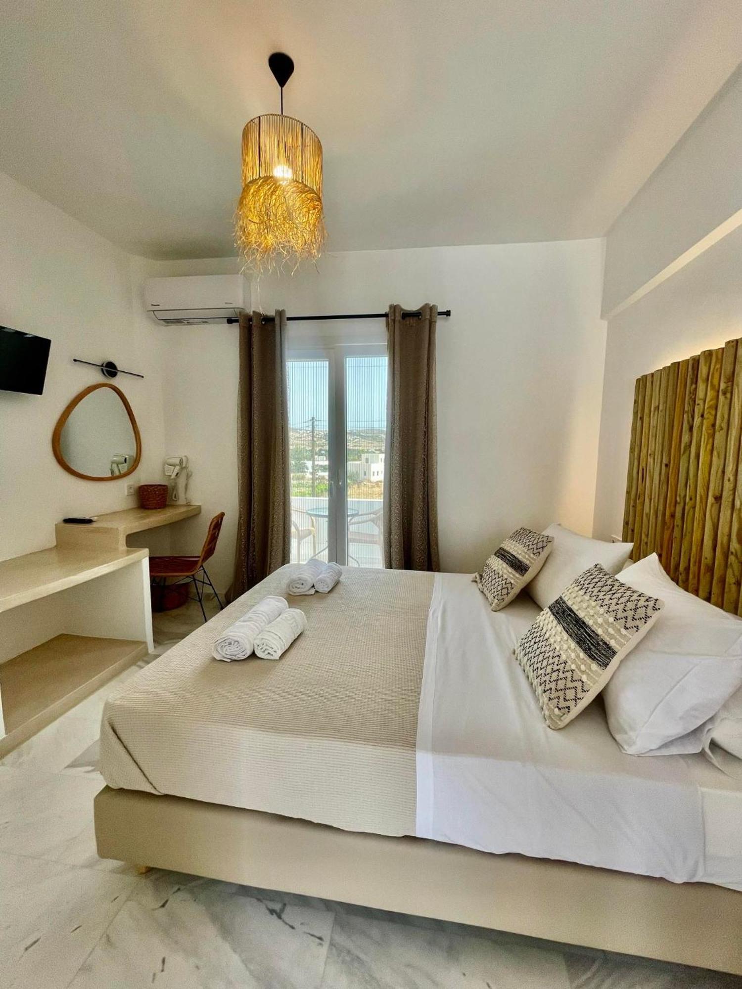 Athina Rooms - Lounge Apartments Парікія Екстер'єр фото