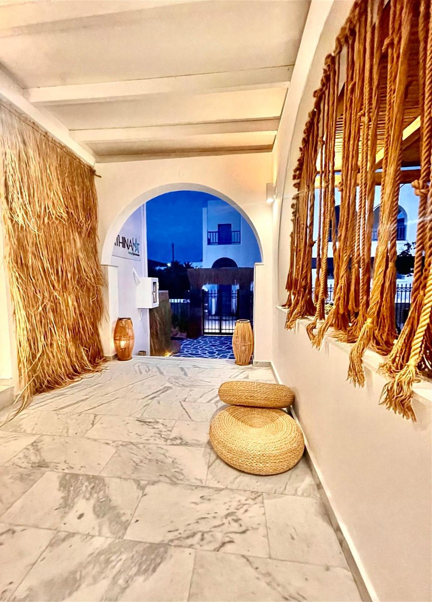 Athina Rooms - Lounge Apartments Парікія Екстер'єр фото